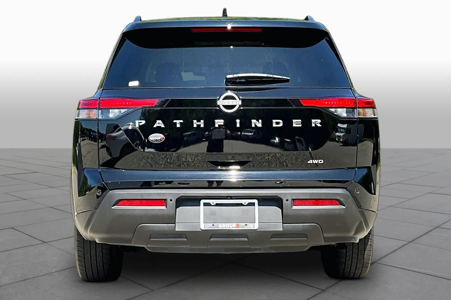 Used 2025 Nissan Pathfinder SV AWD/4WD image 5