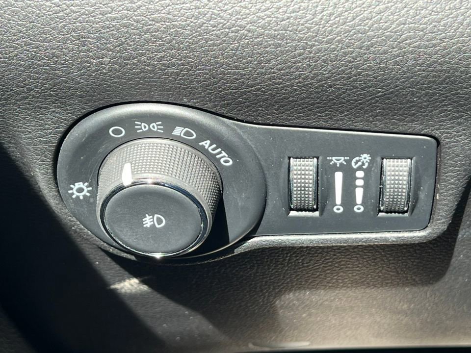 Used 2024 Jeep Compass Latitude AWD/4WD image 18