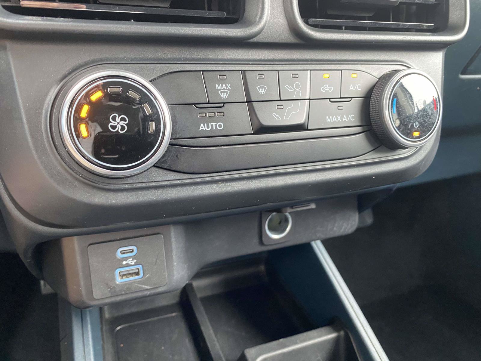 Certified 2024 Ford Maverick XL FWD image 25