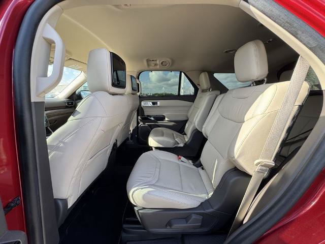 Certified 2023 Ford Explorer Platinum w/ Technology Package AWD/4WD image 15