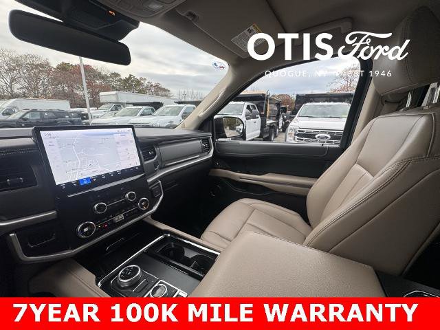 Certified 2024 Ford Expedition XLT image 26