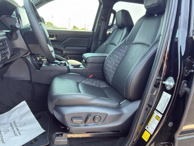 Used 2024 Toyota Tacoma TRD Off-Road w/ TRD Off Road Premium Package AWD/4WD image 11