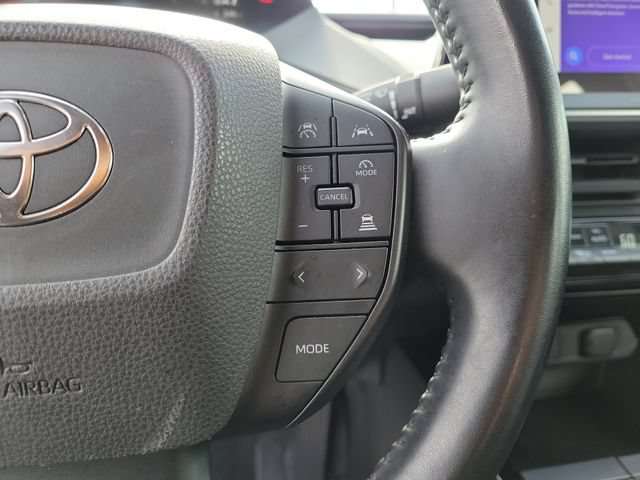 Used 2024 Toyota Prius LE FWD image 27