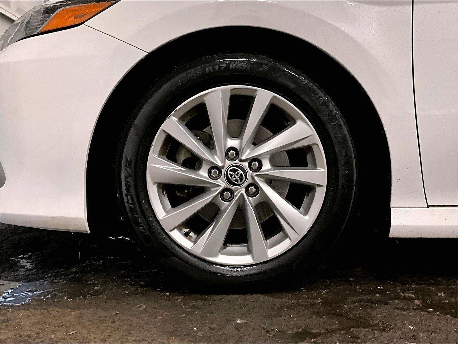 Used 2022 Toyota Camry LE FWD image 8