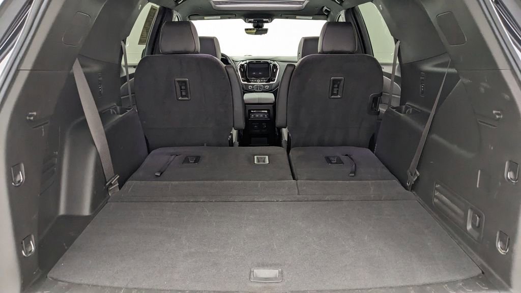 Used 2023 Chevrolet Traverse RS image 9