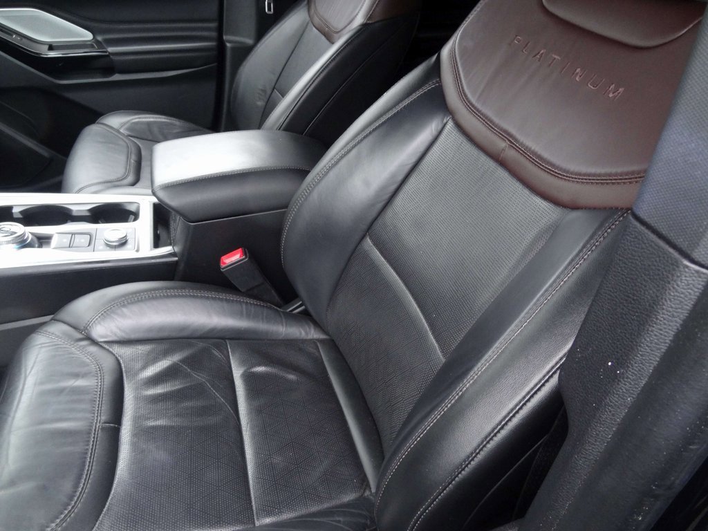 Certified 2022 Ford Explorer Platinum w/ Equipment Group 601A image 5