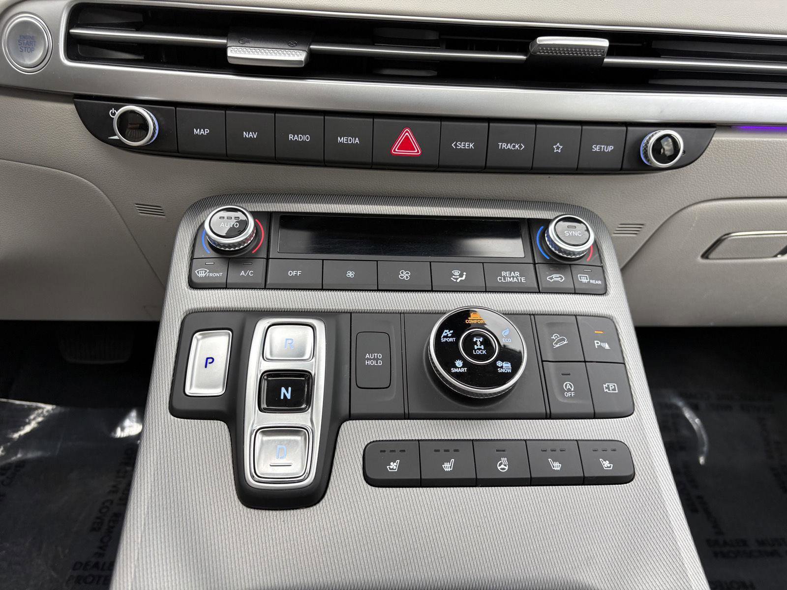 Used 2024 Hyundai Palisade Limited AWD/4WD image 15