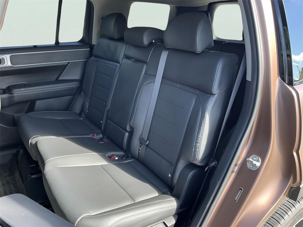 Used 2024 Hyundai Santa Fe Limited image 36