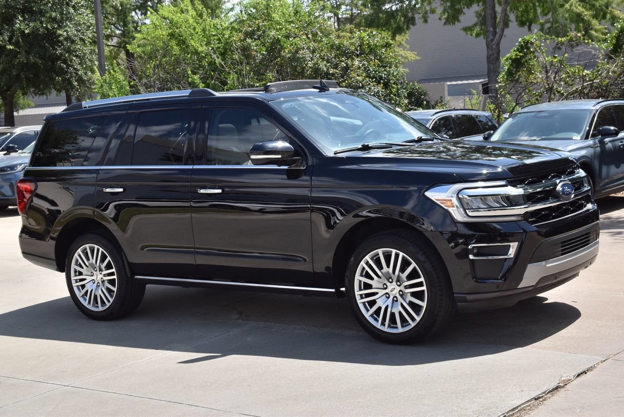 Certified 2024 Ford Expedition Limited RWD image 5