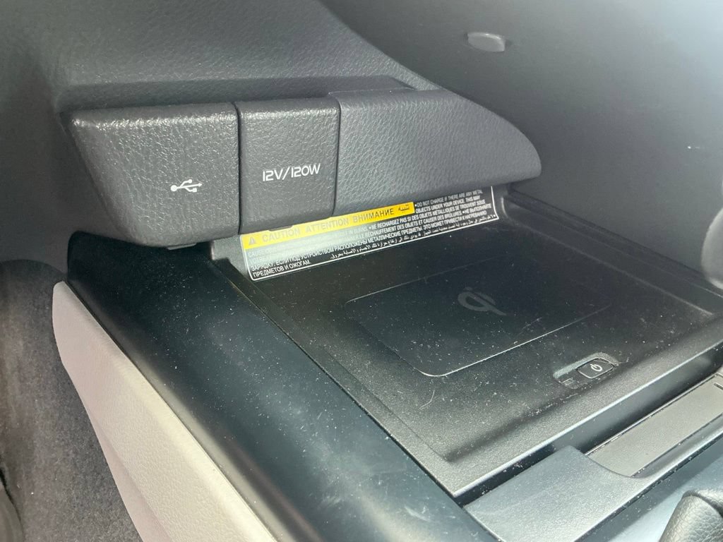 Used 2020 Toyota Camry XLE FWD image 40
