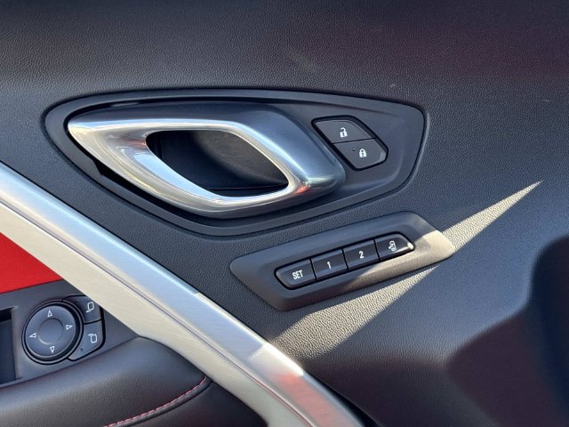 Used 2021 Chevrolet Camaro SS w/ LPO, Ground Effects Package RWD image 17