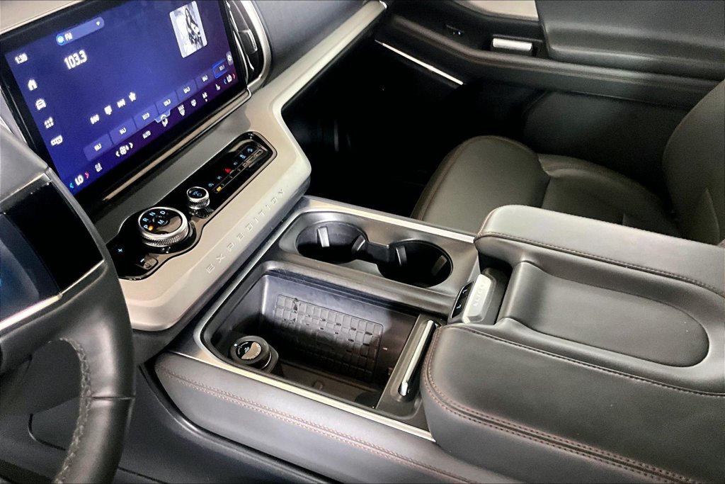 Certified 2025 Ford Expedition Active AWD/4WD image 13
