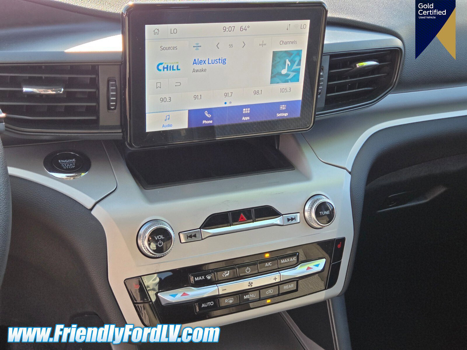 Certified 2024 Ford Explorer XLT RWD image 19