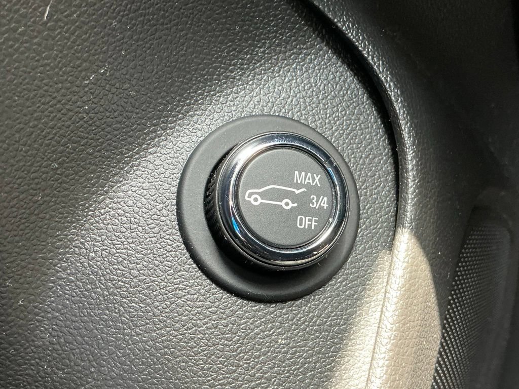 Used 2023 Buick Encore GX Select w/ Sport Touring Package FWD image 39