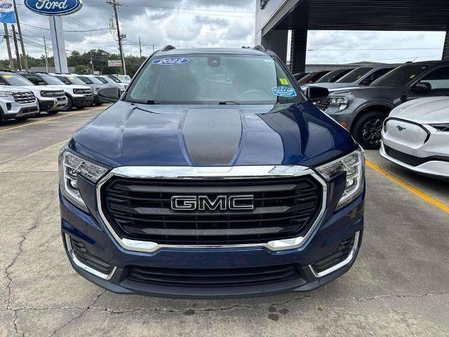 Used 2022 GMC Terrain SLE w/ Driver Convenience Package FWD image 2