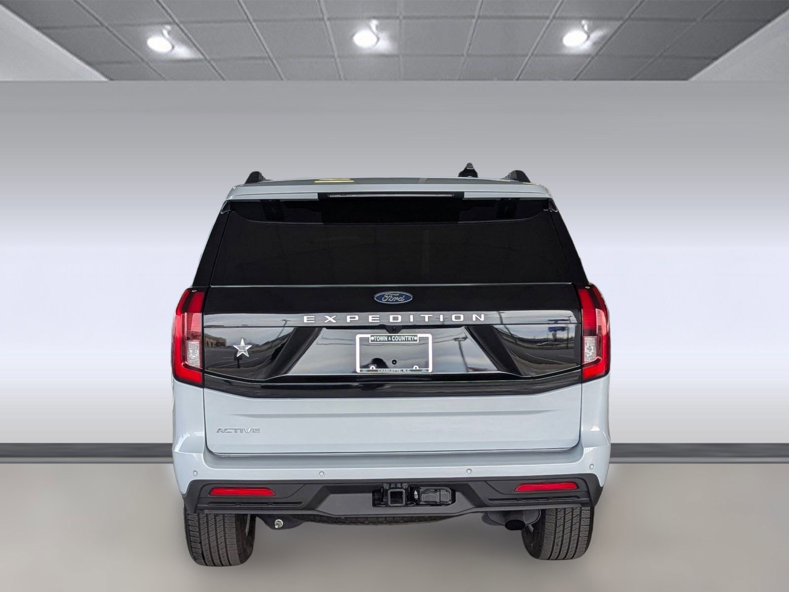 Certified 2025 Ford Expedition Active image 4