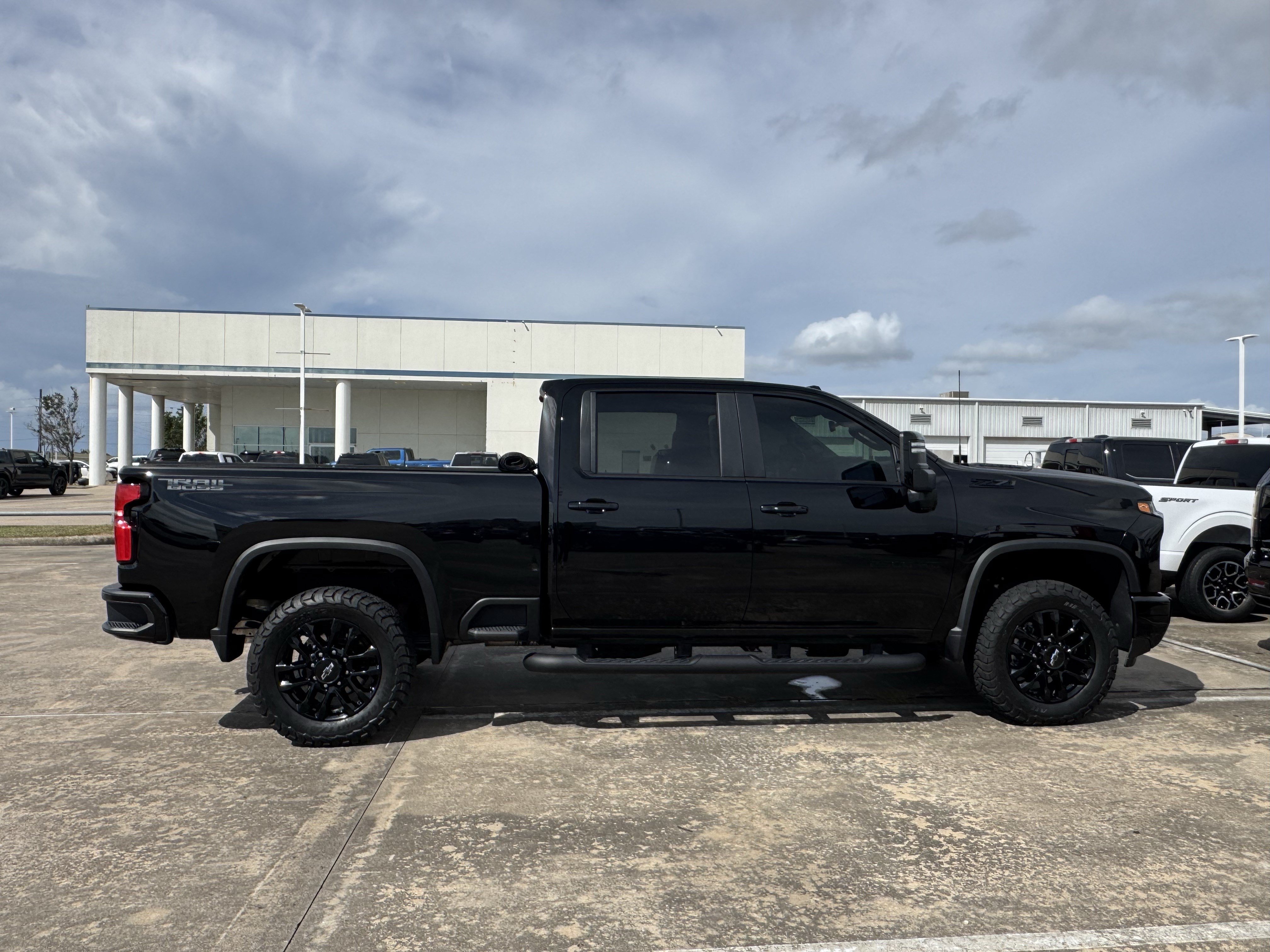Used 2026 Chevrolet Silverado 2500 LT w/ Trail Boss Package AWD/4WD image 3