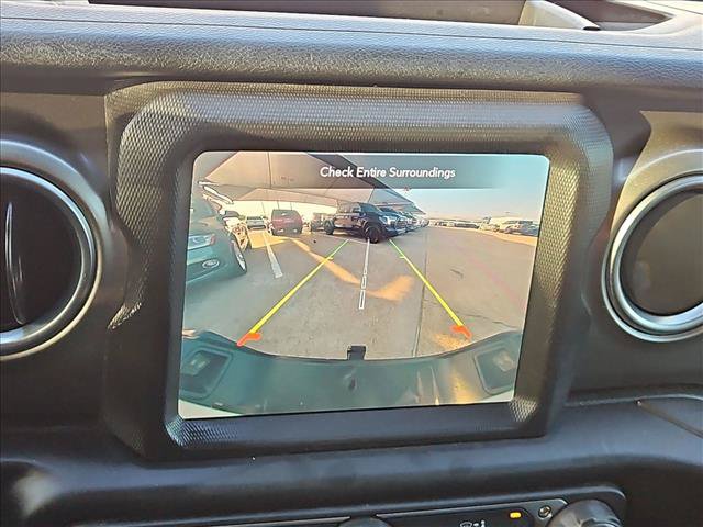 Used 2020 Jeep Gladiator Overland AWD/4WD image 13