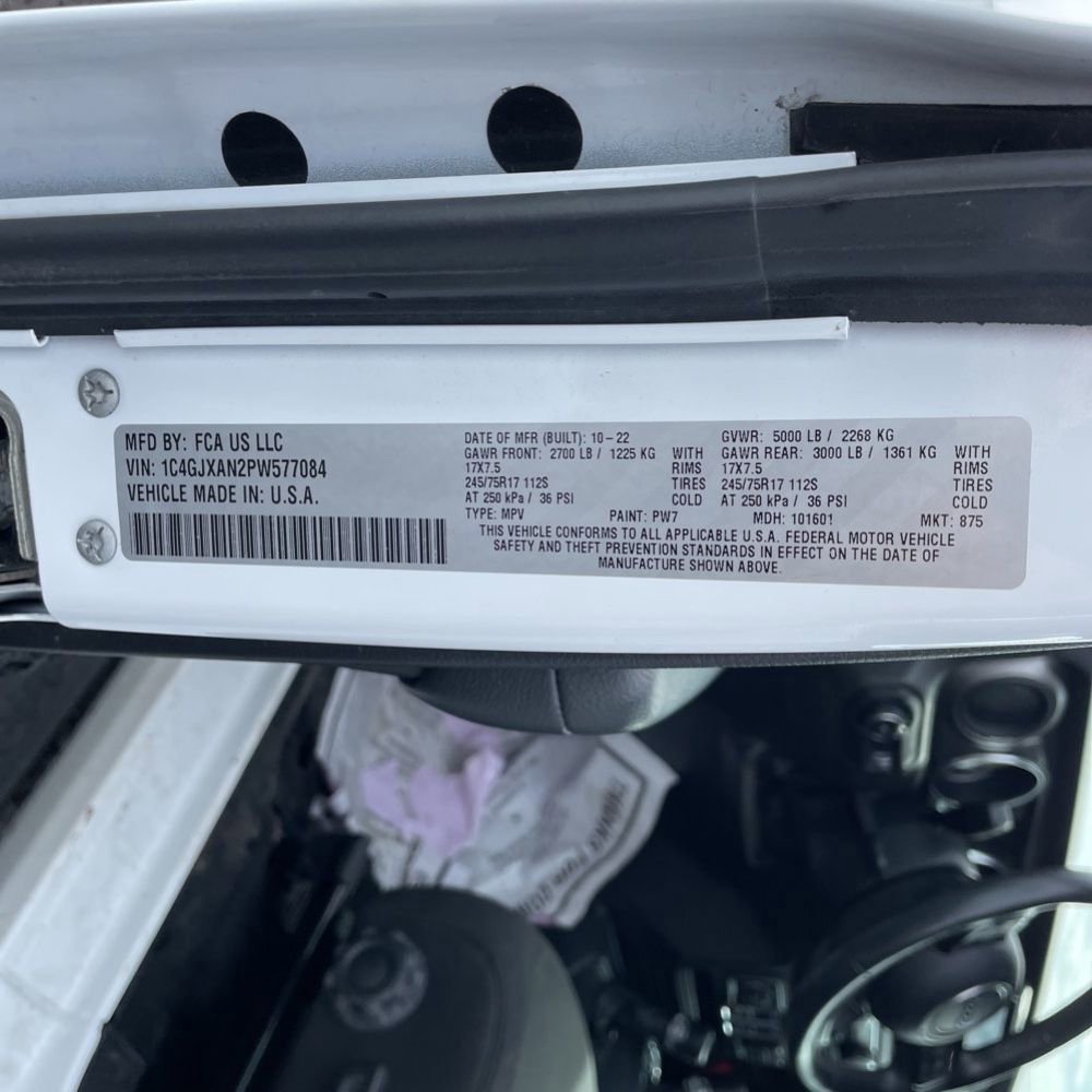 Used 2023 Jeep Wrangler Sport S image 37