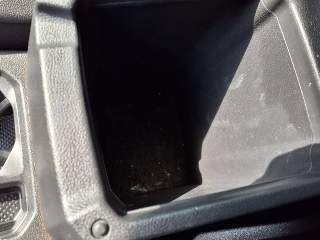Used 2020 Volkswagen Tiguan SE R-Line FWD image 17
