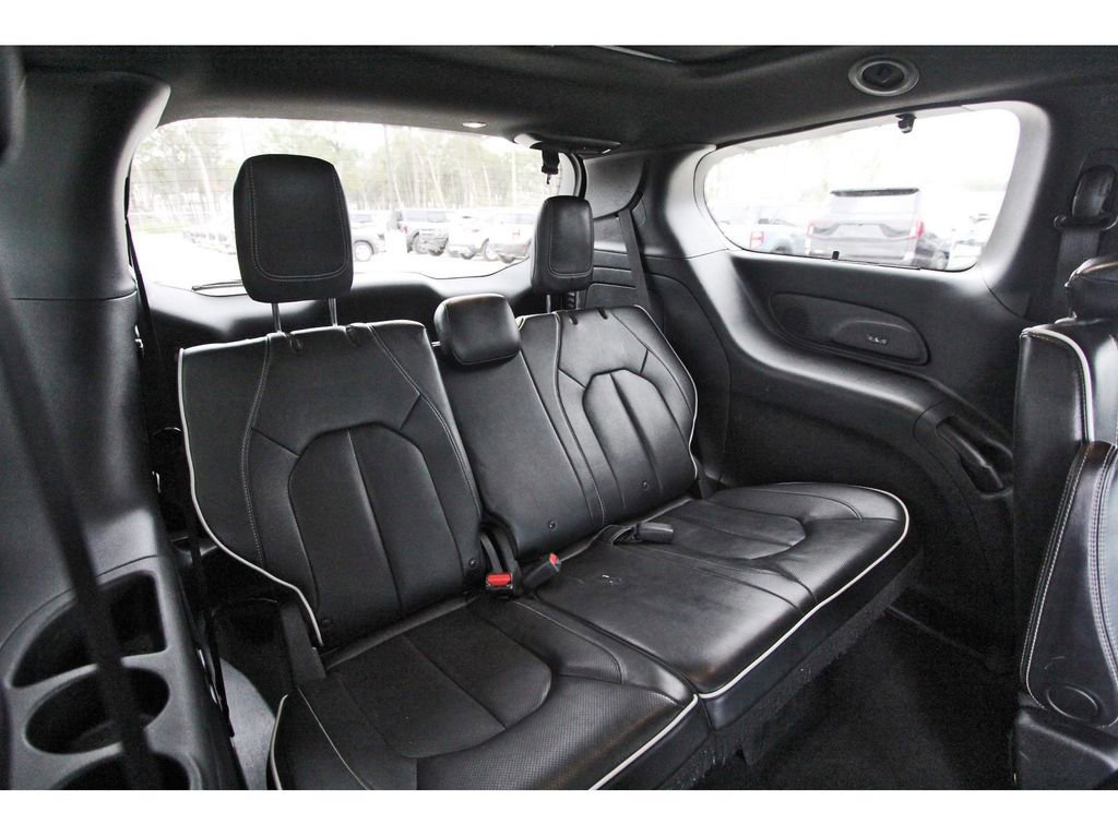 Used 2018 Chrysler Pacifica Limited w/ Advanced Safetytec Group image 11