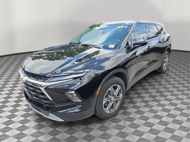 Used 2024 Chevrolet Blazer LT FWD image 3