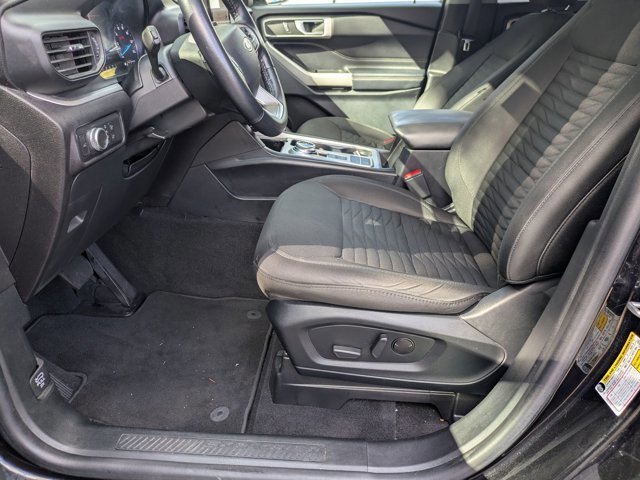 Certified 2021 Ford Explorer XLT image 12