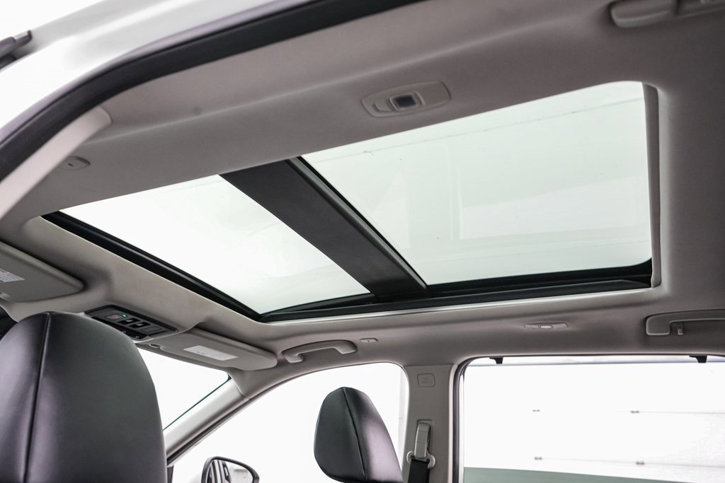 Used 2023 Nissan Rogue SV w/ SV Premium Package image 19