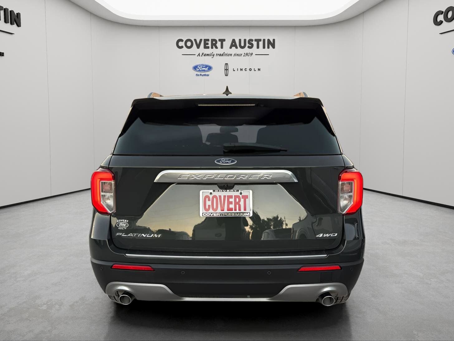 Certified 2022 Ford Explorer Platinum w/ Technology Package image 4