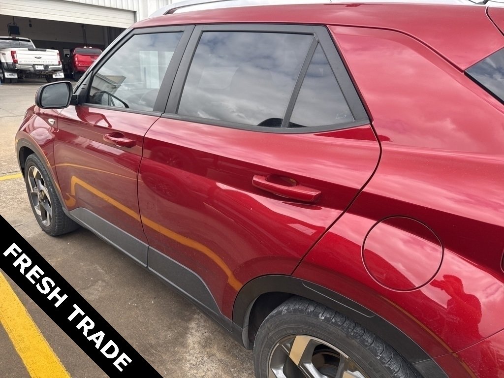 Used 2024 Hyundai Venue Limited image 5