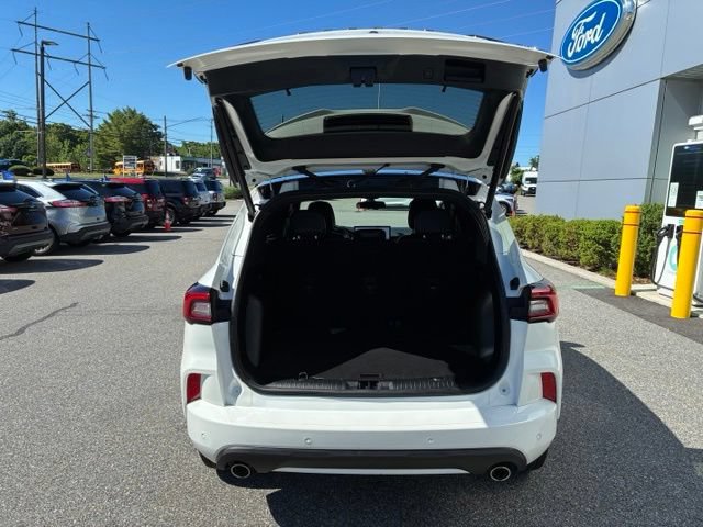 Certified 2023 Ford Escape ST-Line w/ Tech Pack #1 AWD/4WD image 10