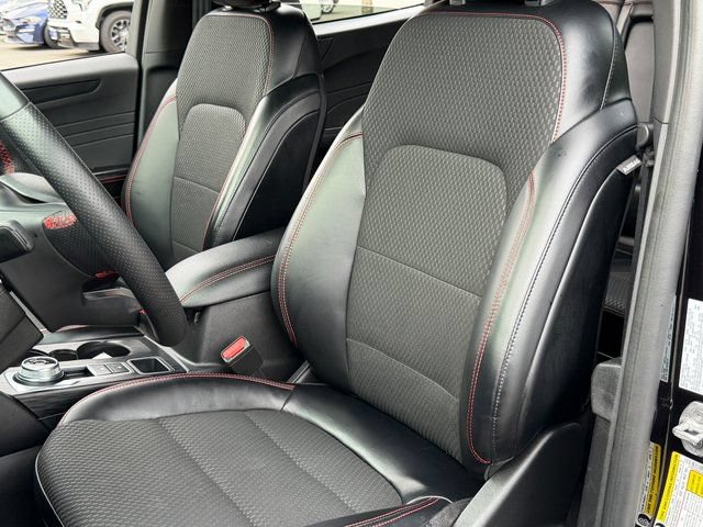 Certified 2023 Ford Escape ST-Line w/ Tech Pack #1 AWD/4WD image 9