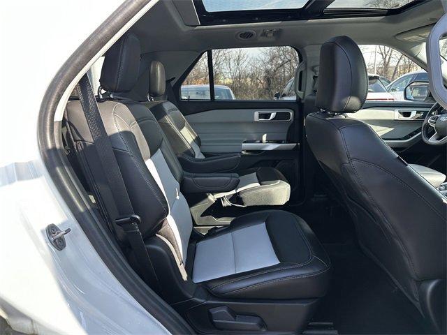 Certified 2022 Ford Explorer XLT w/ Equipment Group 202A image 38