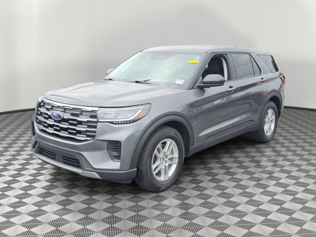 Certified 2026 Ford Explorer Active RWD image 3
