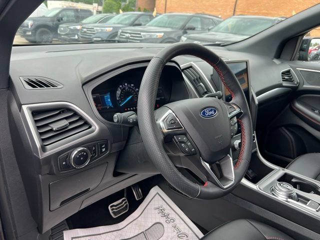 Certified 2024 Ford Edge ST-Line AWD/4WD image 7