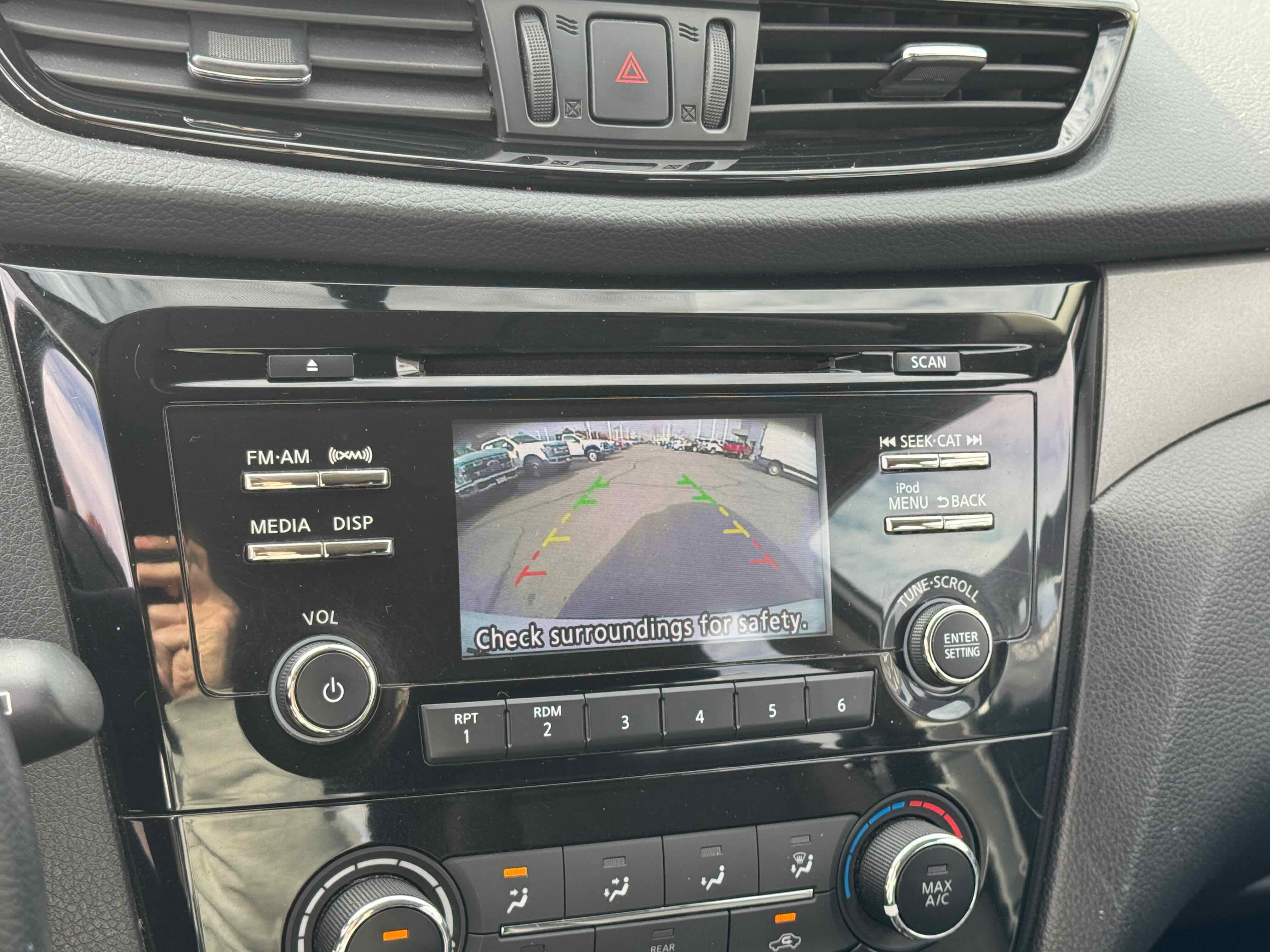 Used 2018 Nissan Rogue Sport S image 22