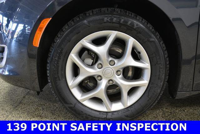 Used 2020 Chrysler Pacifica Touring-L Plus w/ Tire & Wheel Group image 10