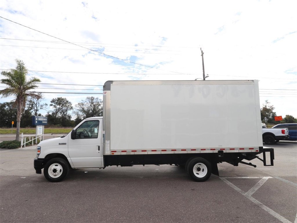 Certified 2022 Ford E-350 and Econoline 350 Super Duty w/ Power Windows & Locks Group image 2