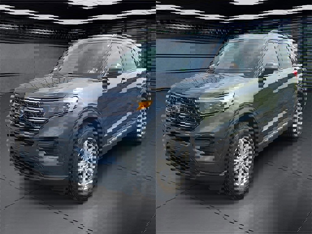 Certified 2022 Ford Explorer XLT w/ Class IV Trailer Tow Package