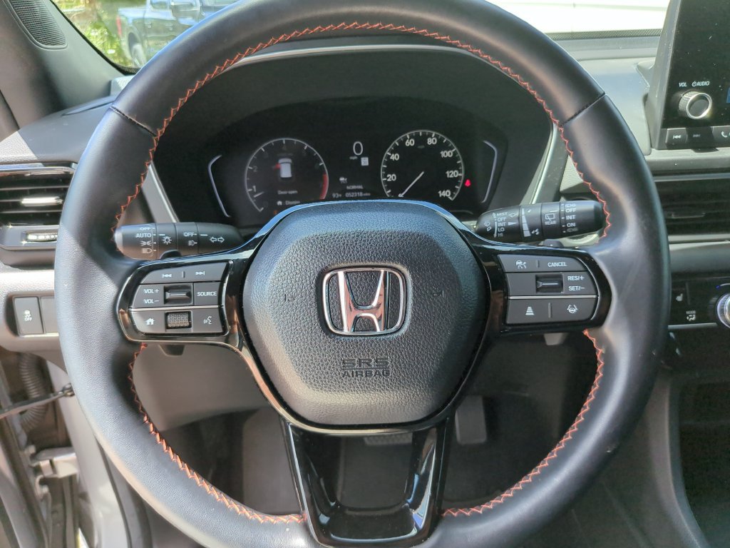 Used 2025 Honda Pilot Sport image 31