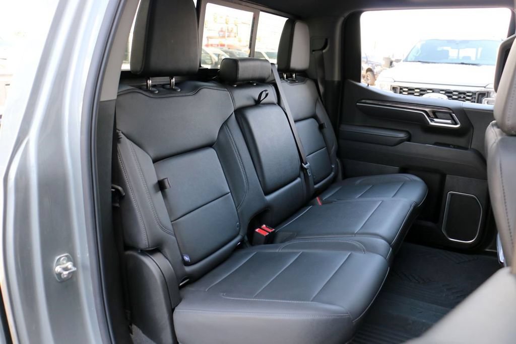 Used 2025 Chevrolet Silverado 1500 LTZ w/ LTZ Premium Package AWD/4WD image 38
