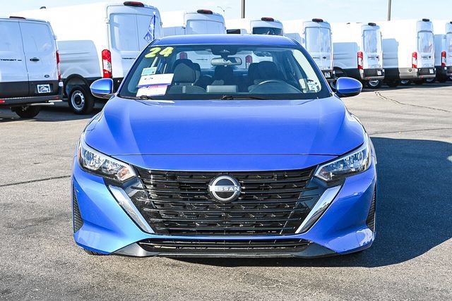 Used 2024 Nissan Sentra SV FWD image 2