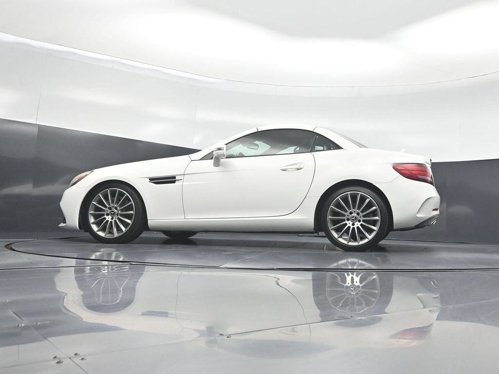 Used 2017 Mercedes-Benz SLC 300 image 7
