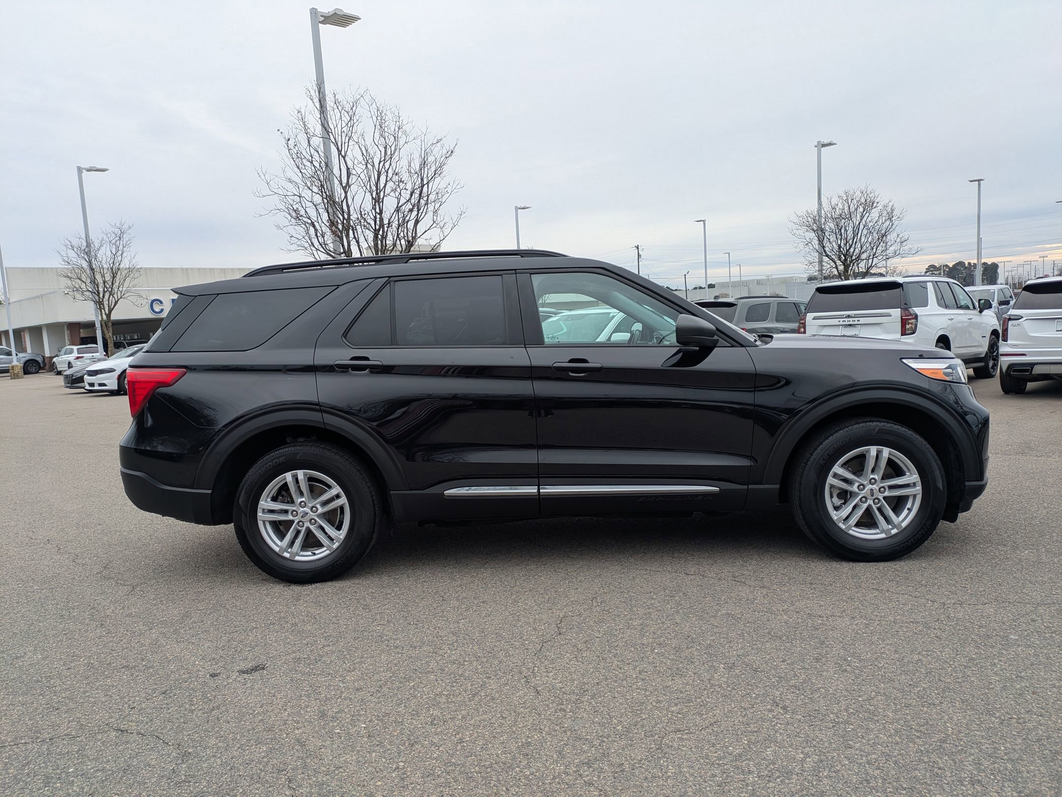 Certified 2022 Ford Explorer XLT w/ Equipment Group 202A image 6