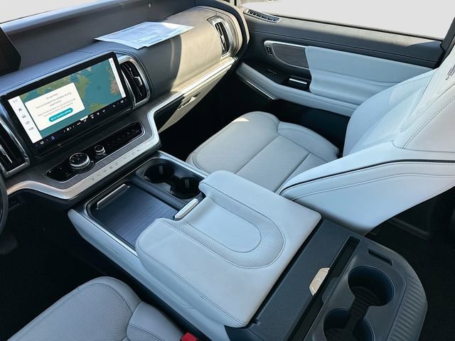 Certified 2025 Ford Expedition Max Platinum w/ Platinum Ultimate Package AWD/4WD image 23