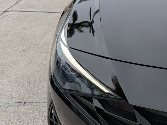 Used 2023 Hyundai Elantra SEL w/ Convenience Package image 9