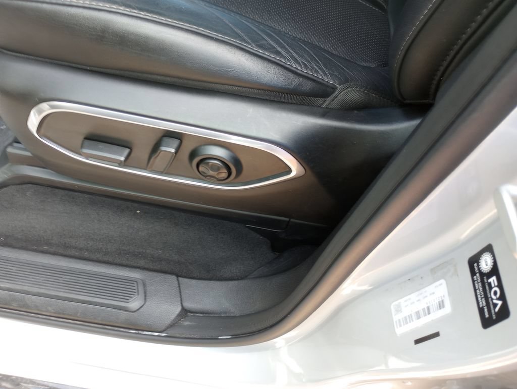 Used 2024 Jeep Wagoneer L Series II w/ Flexible Seating Group AWD/4WD image 20