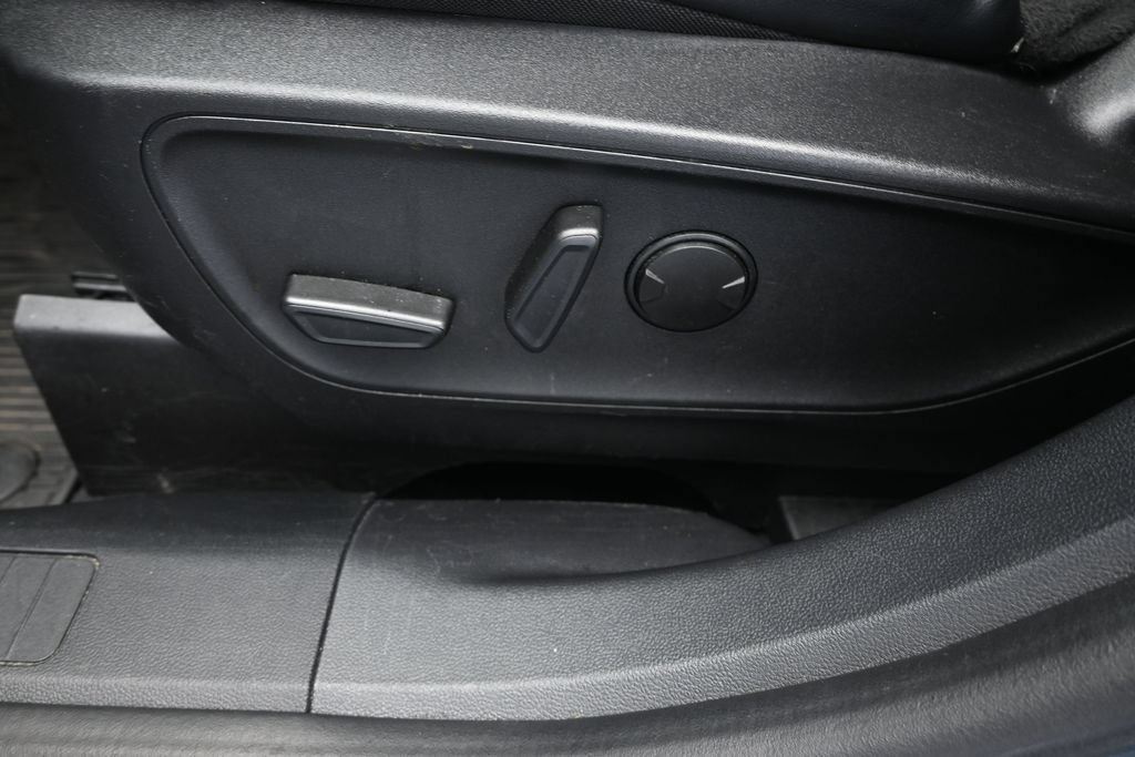 Certified 2023 Ford Escape ST-Line Select AWD/4WD image 24