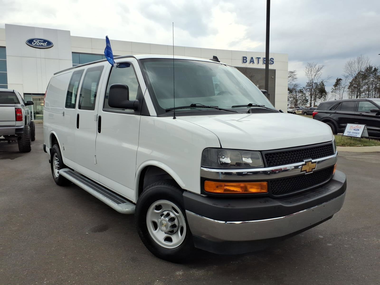 Used 2024 Chevrolet Express 2500 w/ Driver Convenience Package image 7