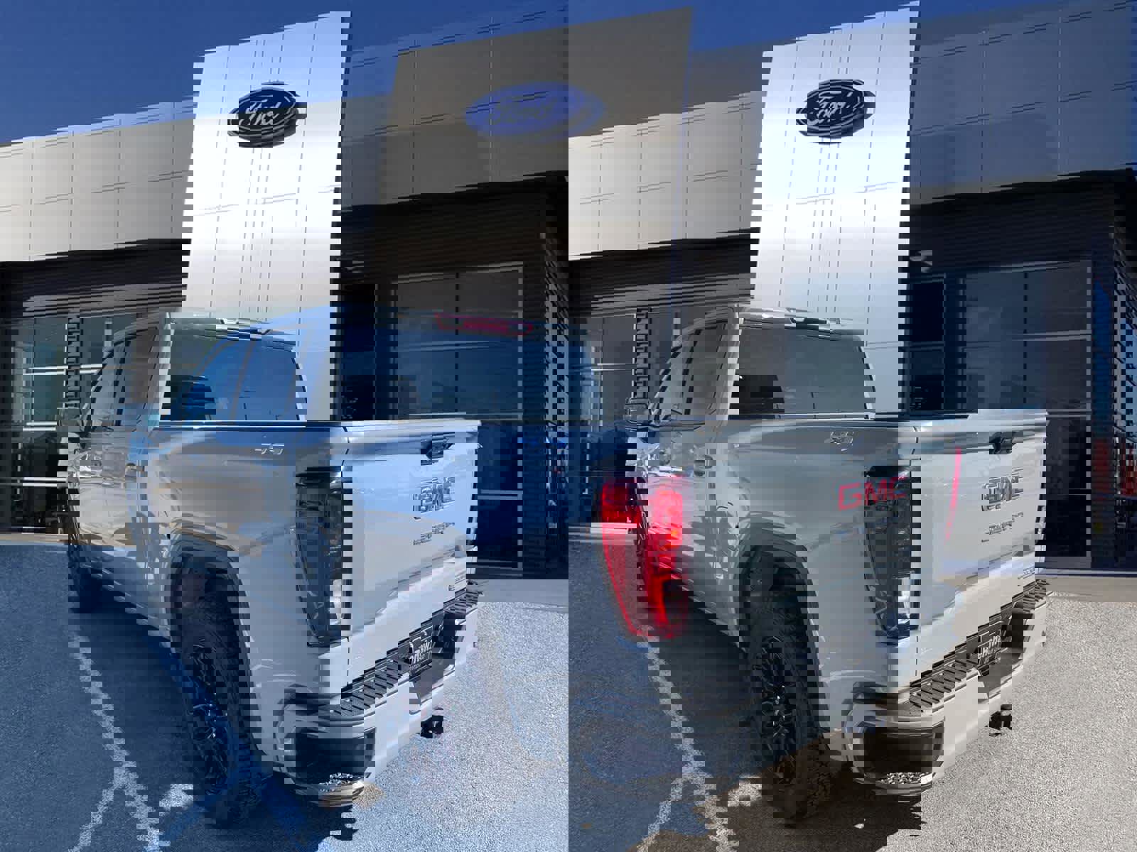 Used 2024 GMC Sierra 1500 Elevation image 2